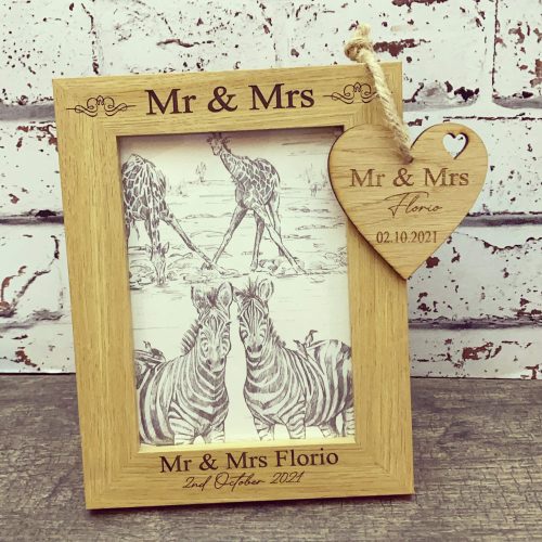 Wooden Mr & Mrs 4x6 Frame